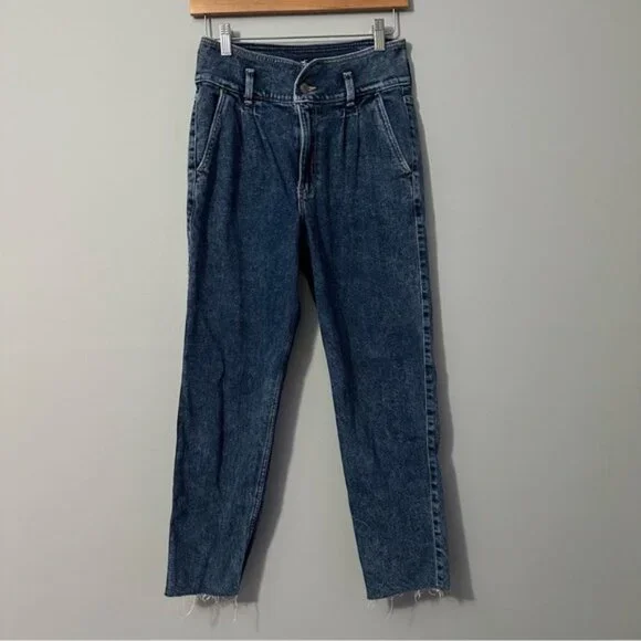 Hollister Ultra High Rise Mom Jeans Blue Denim Pleated Raw Hem W27 Y2K - Picture 2 of 12